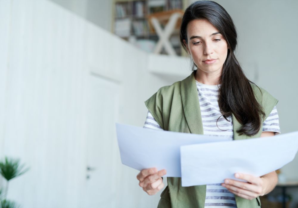 Family reviewing UK Student visa dependants rules together