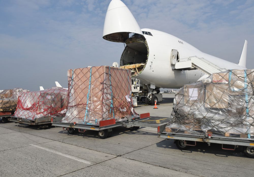 Cargo ship carrying containers, used for sea freight student shipments